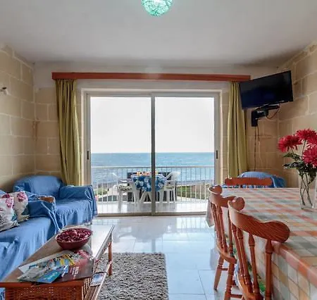 Appartement Bellavista - Comfortable Seafront Apartment Fully Airconditioned - 3 Bedrooms, 2 Bathrooms *